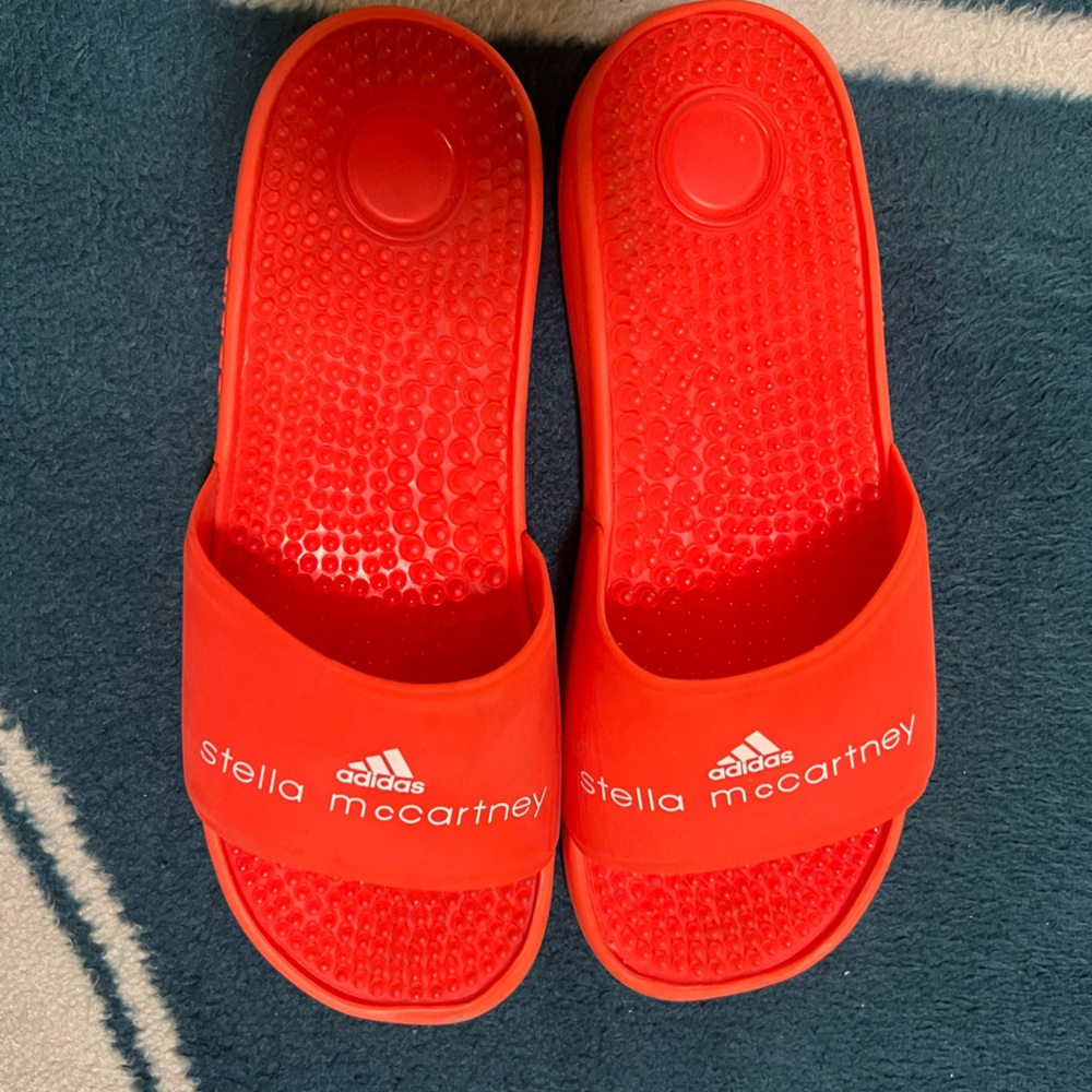 Stella McCartney Adidas Women’s Massage Slides Size 7!